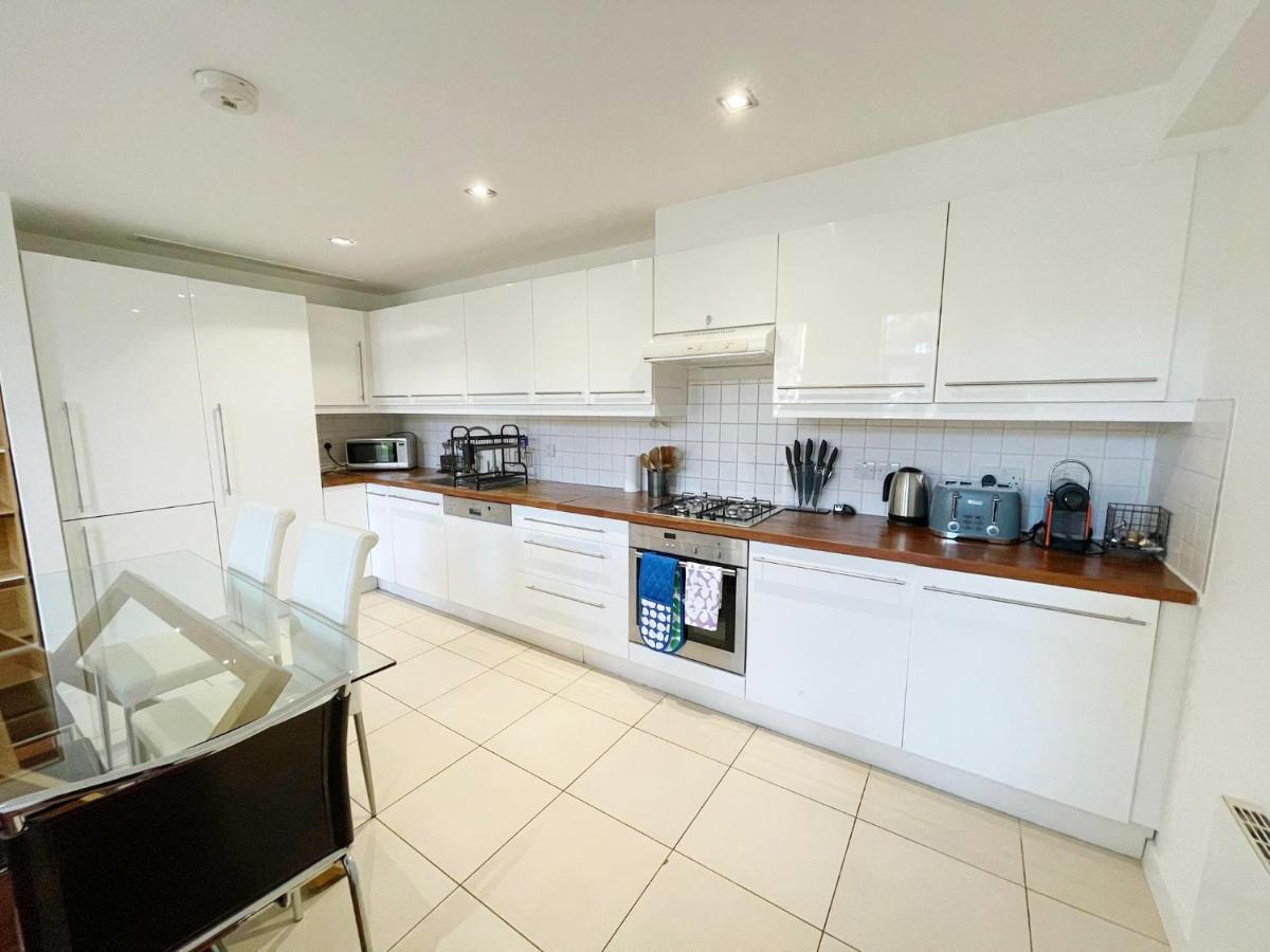 Portobello Dock Canalside Apartment London Exterior foto