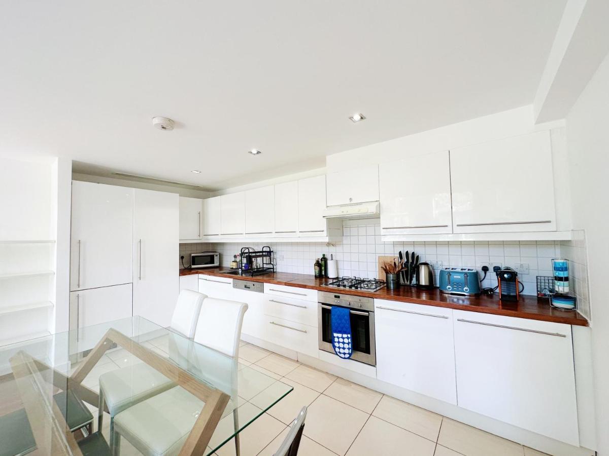 Portobello Dock Canalside Apartment London Exterior foto